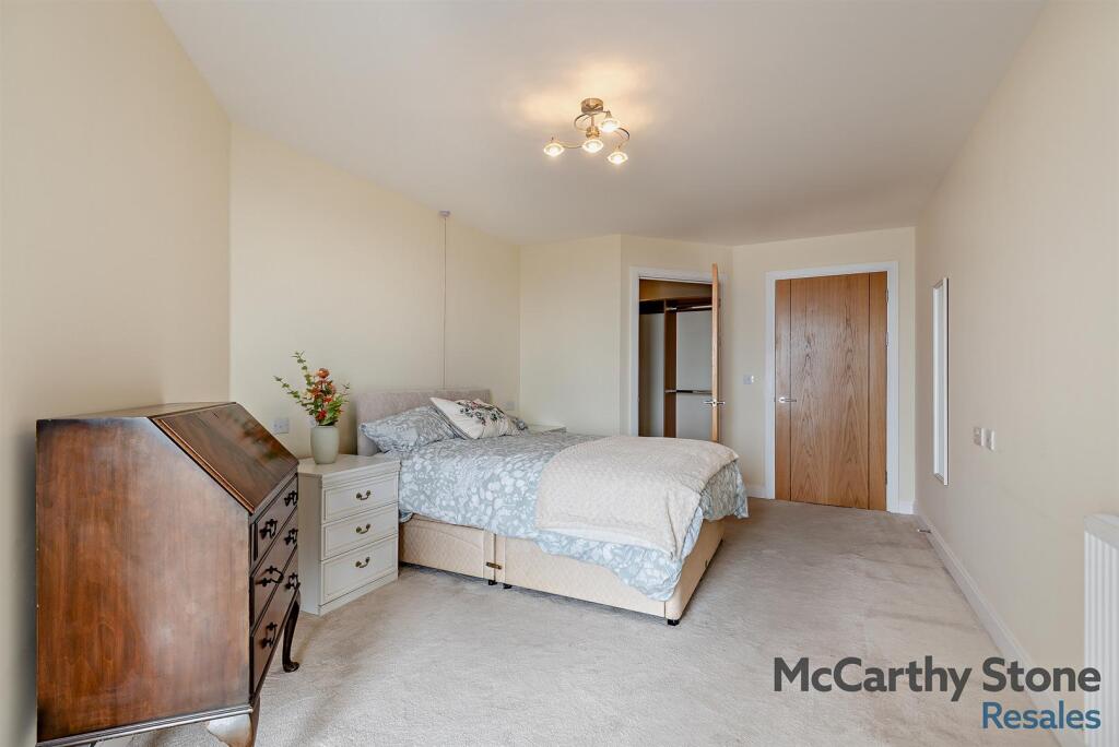 8649000-interior12-800.jpg