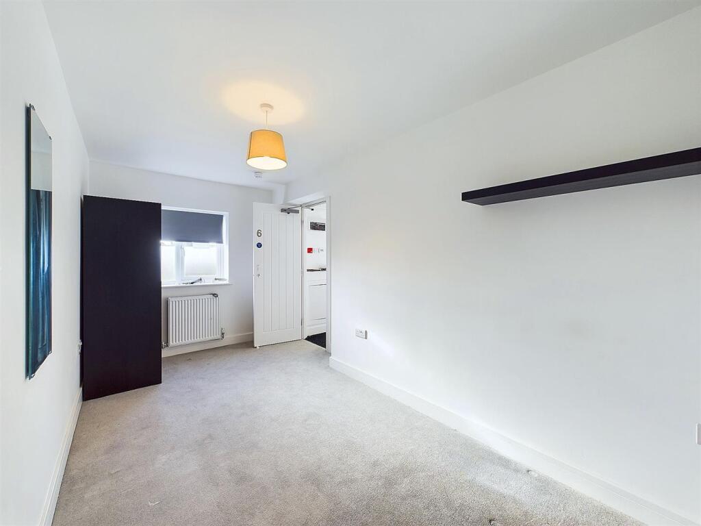 7 - 6 Bed HMO Filton.jpg