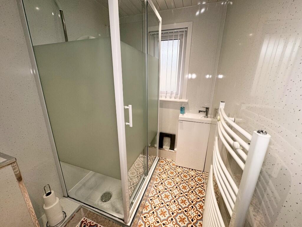 Shower-room 1