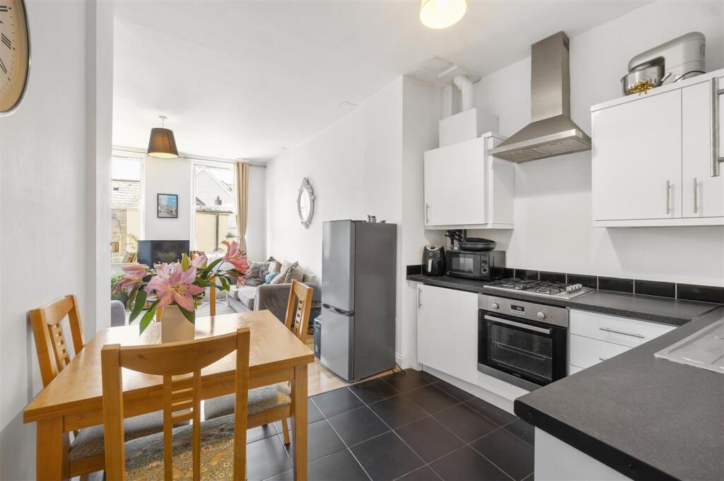 HIGH STREET 2A (12 FROM 19)-1.jpg