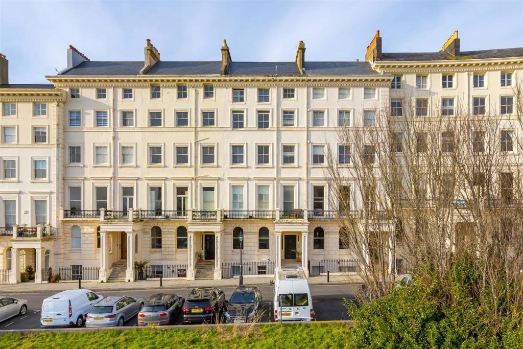 AdelaideCrescent_LargeFiles_3.jpg