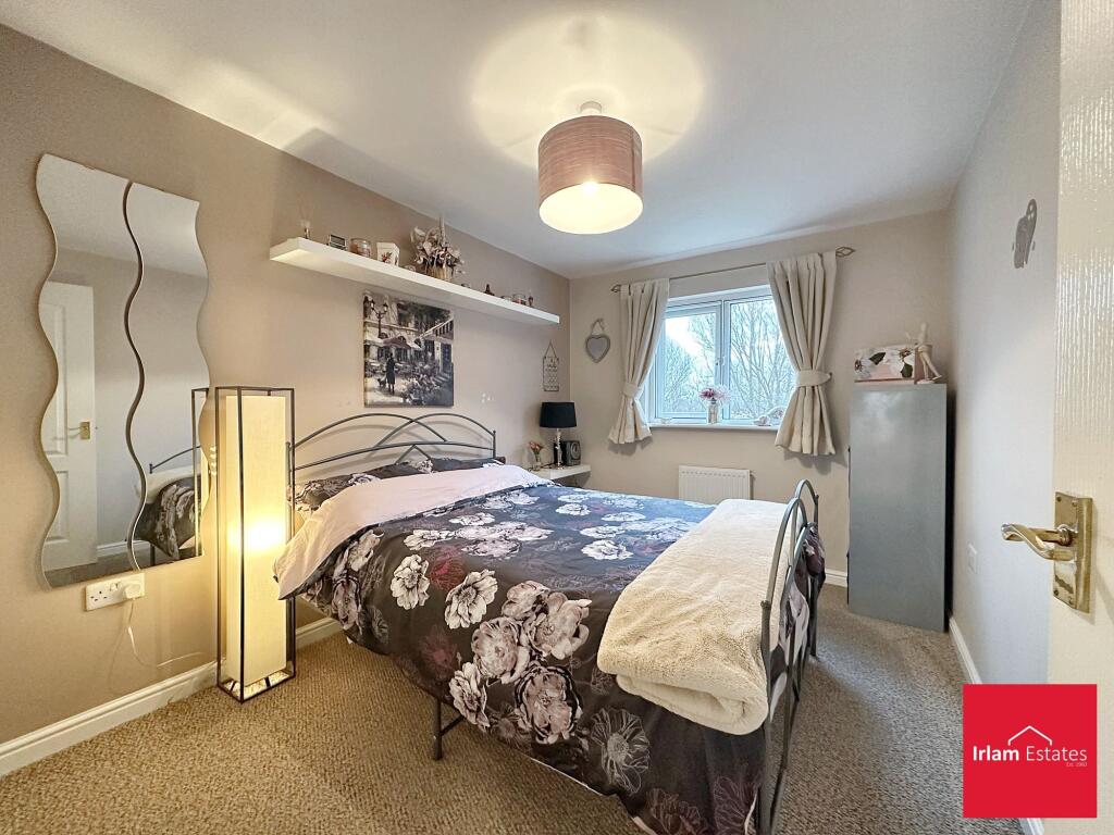 BEDROOM 2