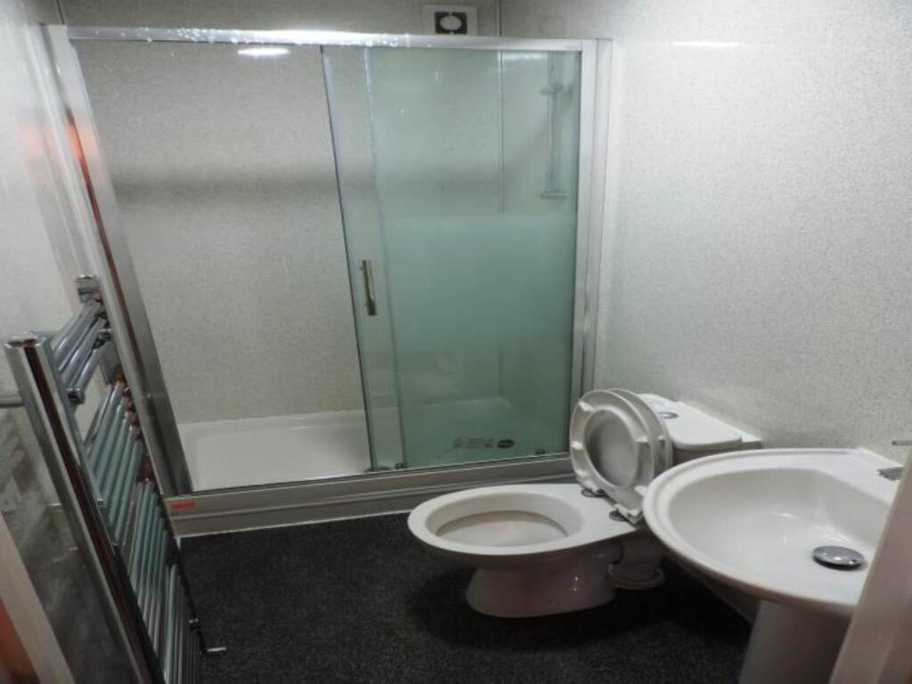 Shower room2