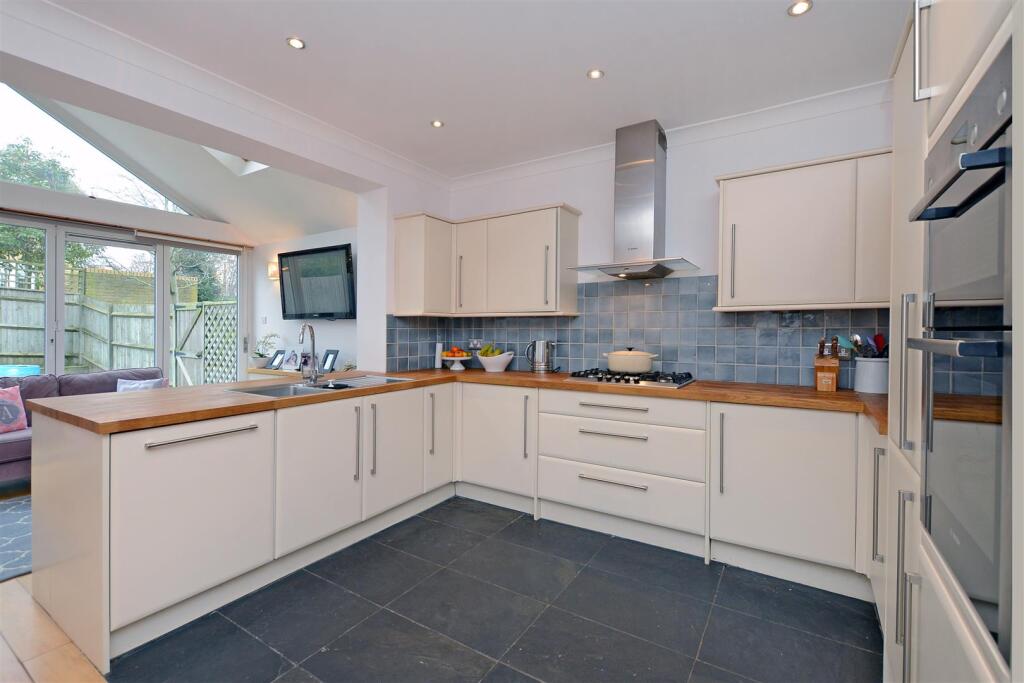 Williams Grove, Surbiton