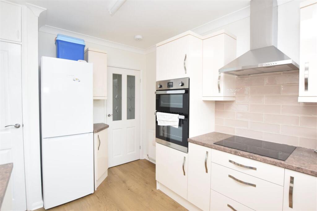 Kitchen V2.JPG