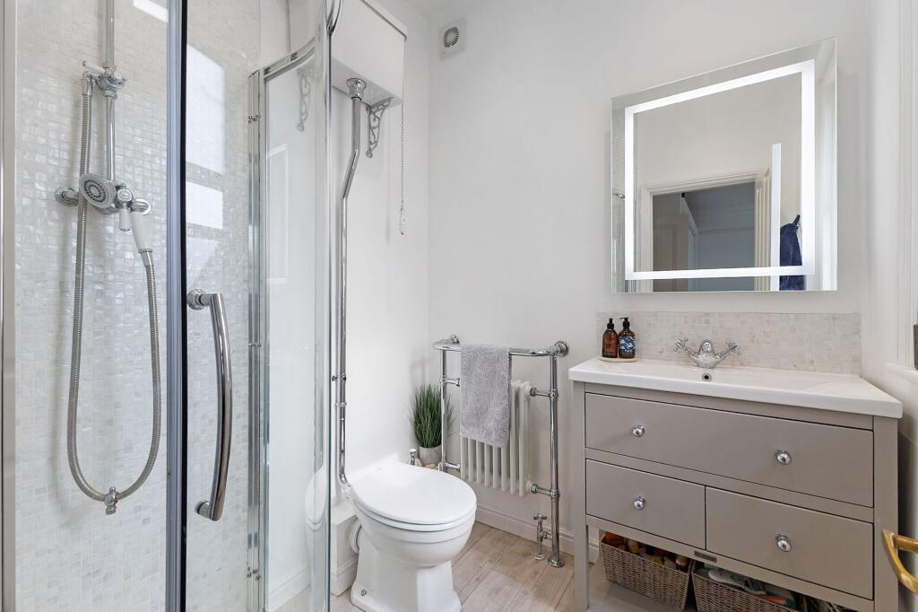 Ensuite shower room