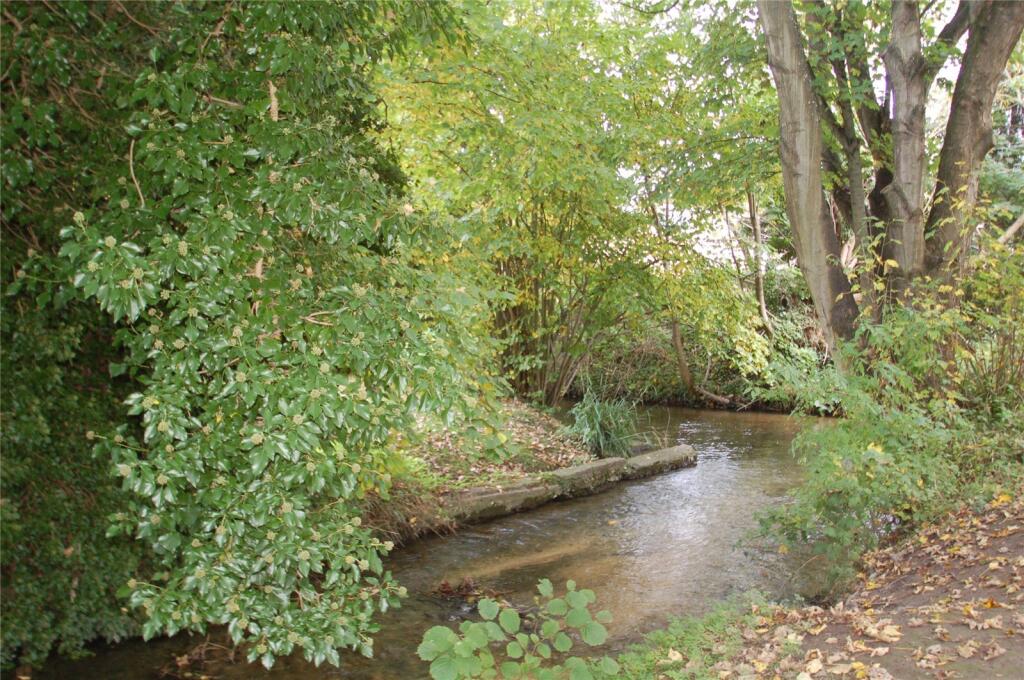 Stream Opposite