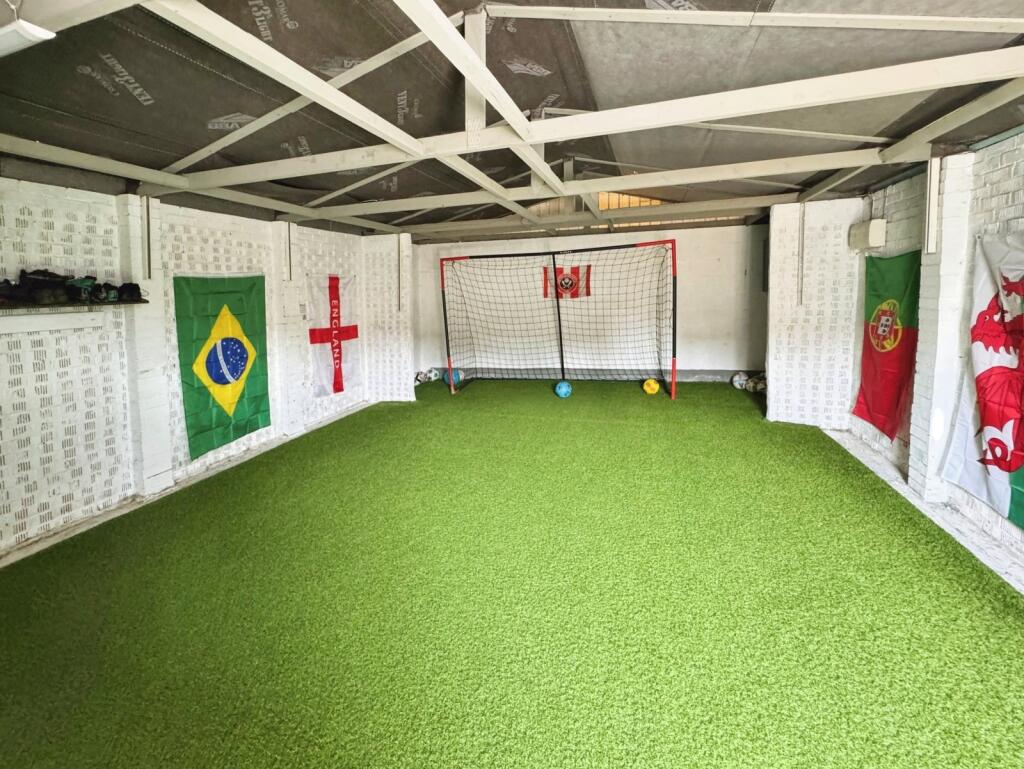 Double Garage 1