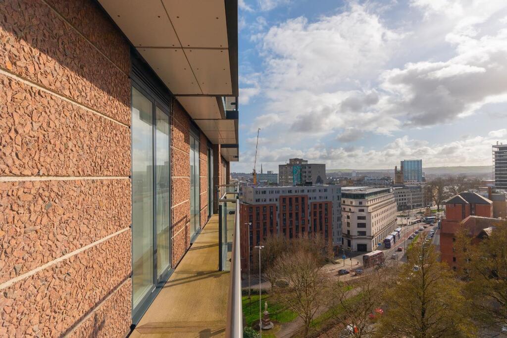 11N04OCC - Balcony A.jpg