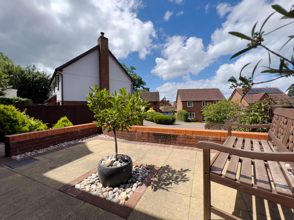 Front Terrace Are...