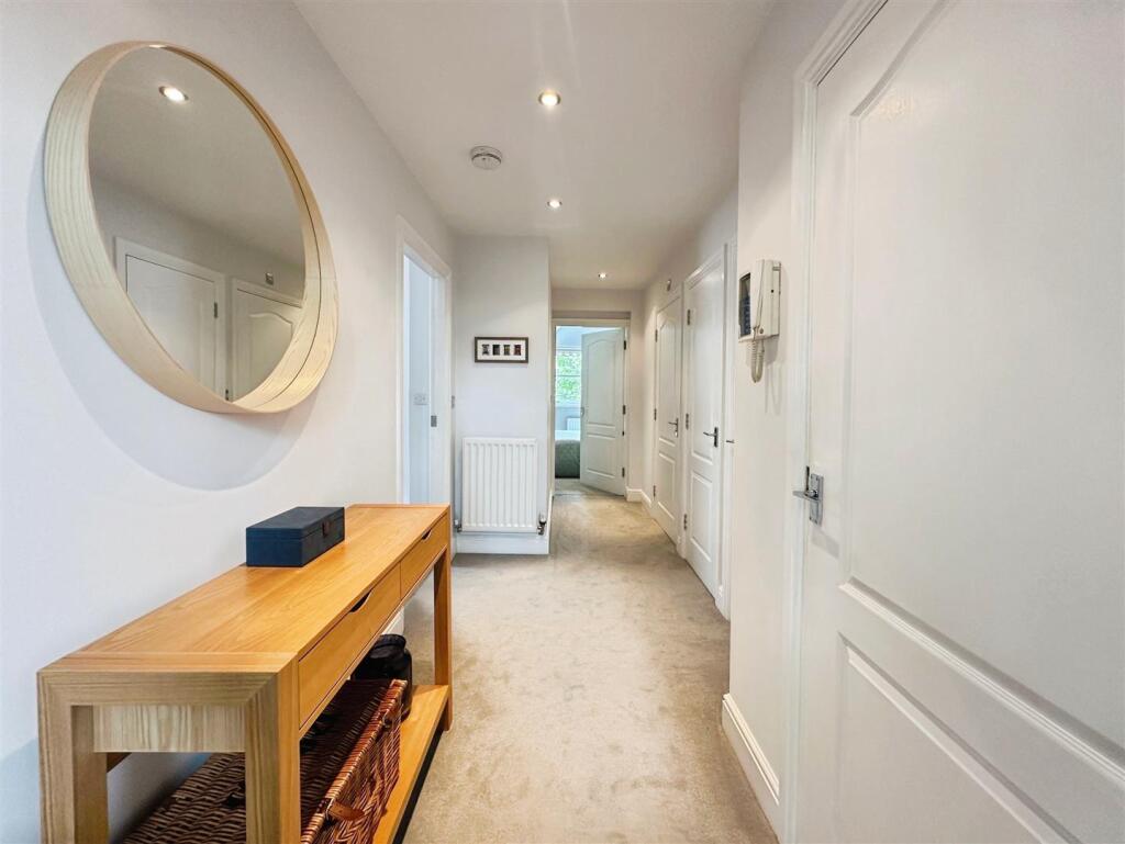 a13fdde9--4CFA-8A8D-E1D06472D985-20060-000005DF548