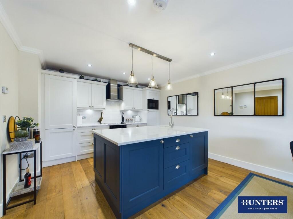 Kitchen/Dining Area
