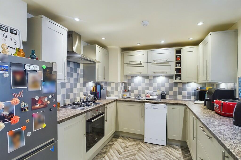 CAM01085G0-PR0304...