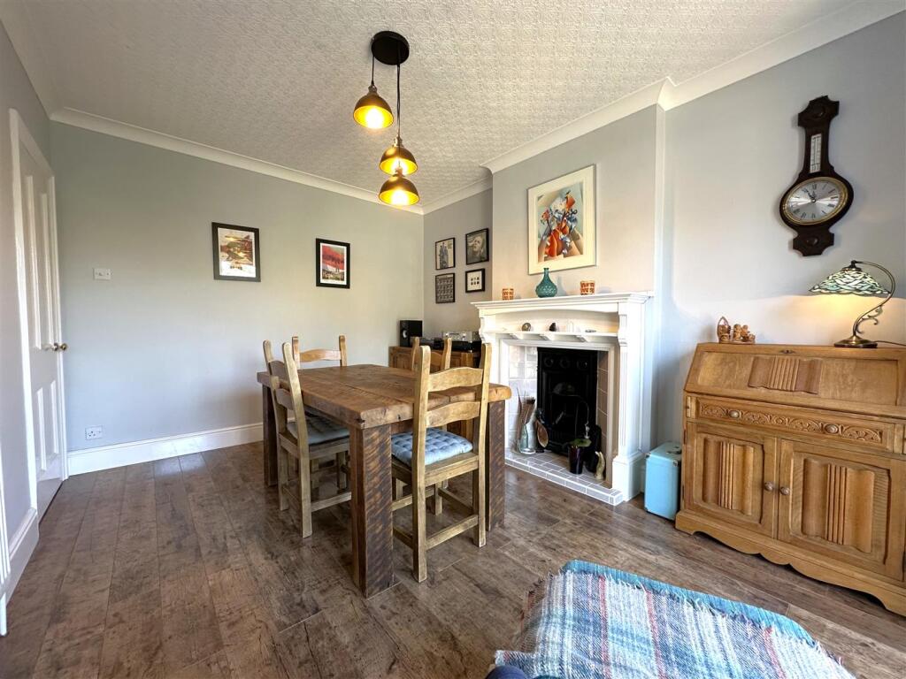 Spacious Dining Room 849