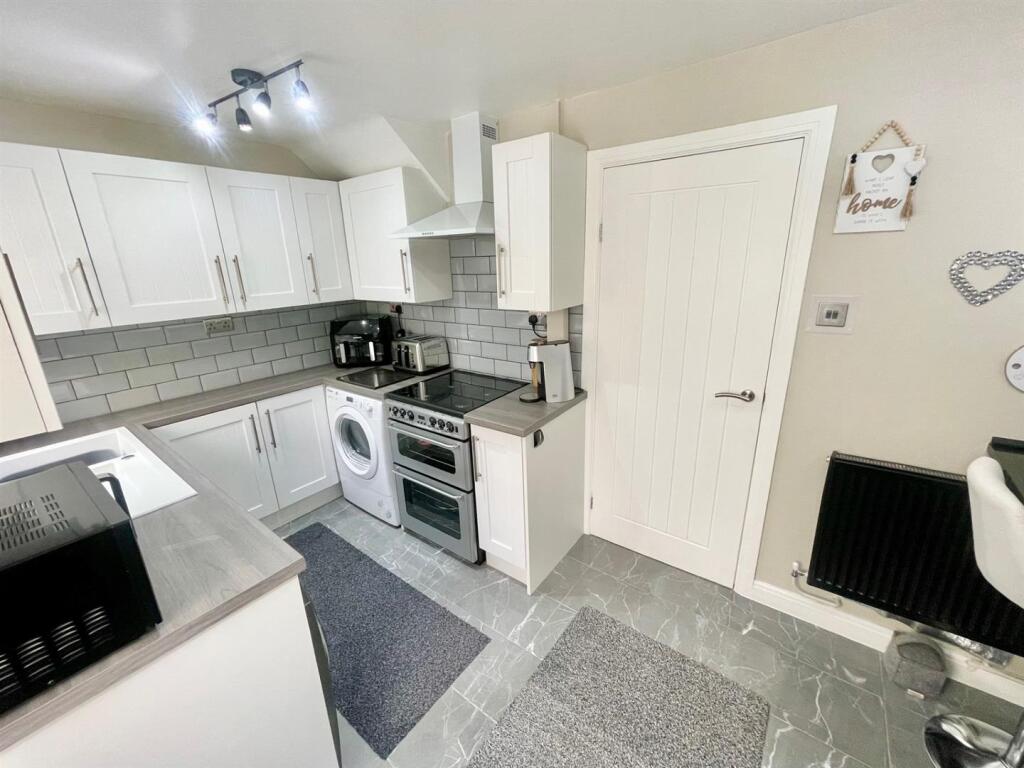 Kitchen 3.jpg
