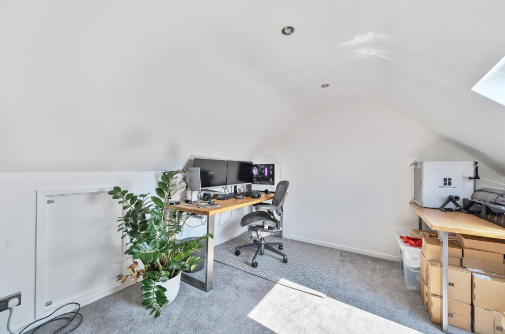 Bedroom/Office