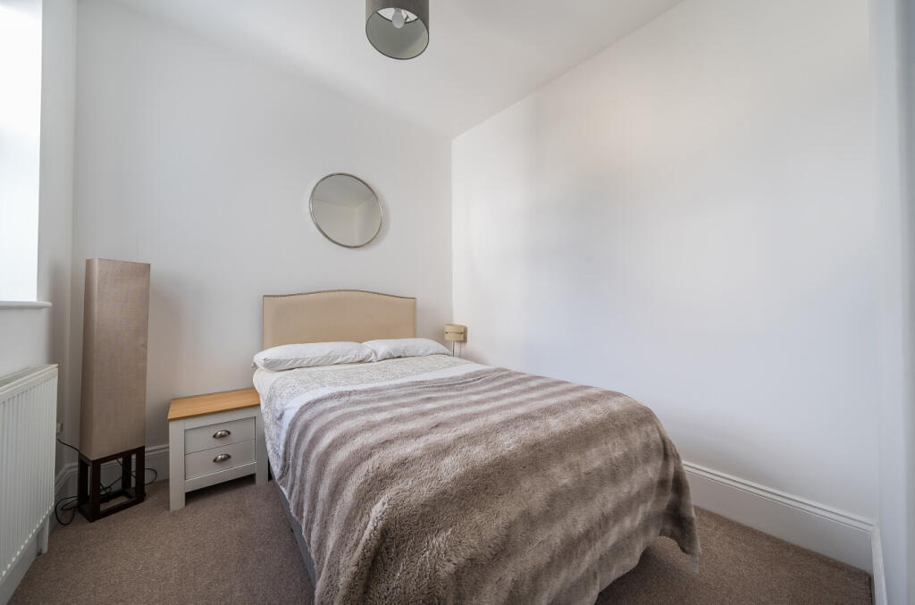 1369239-11-68f0fa...