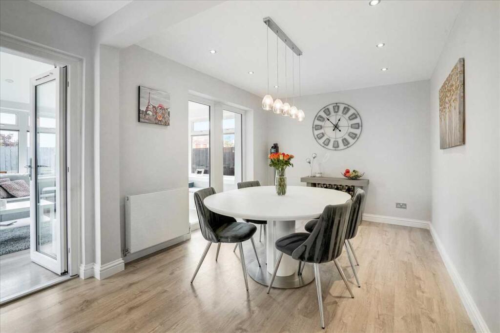 Dining Area (1)