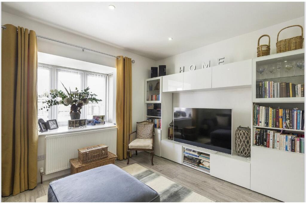 Apartment Living Rm