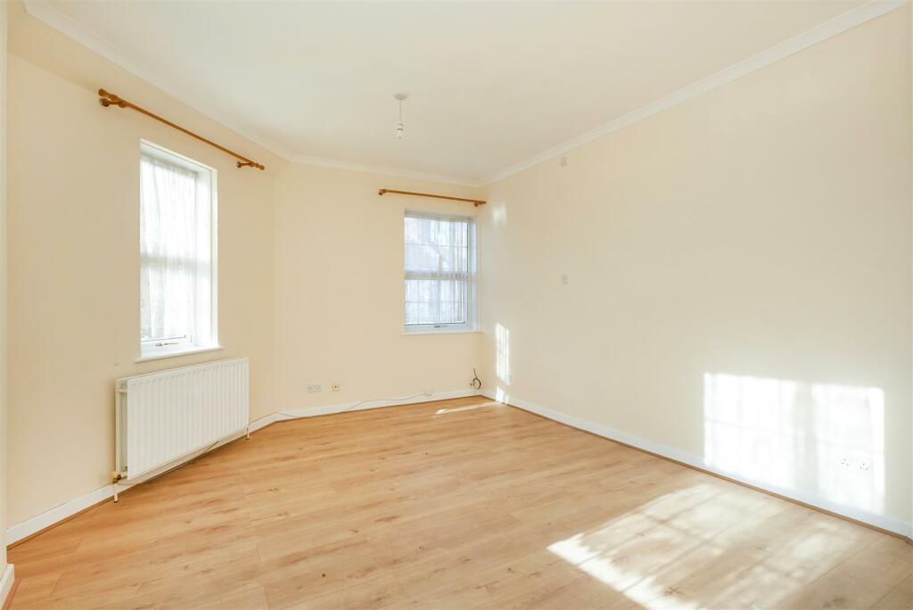 Flat 2 288939-4.jpg