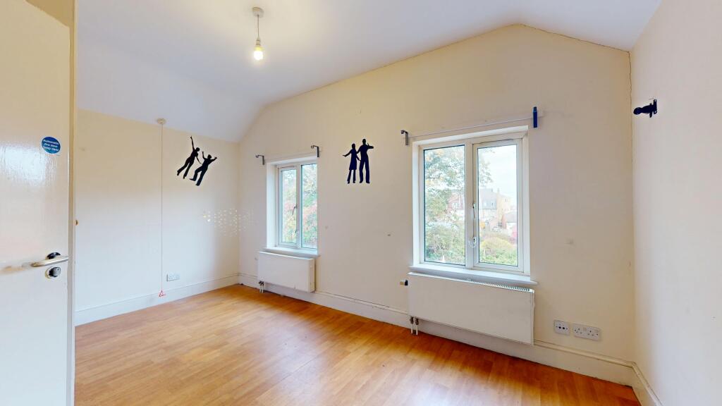 4 &amp; 6 Rosswood Gardens, Wallington SM6 8QZ