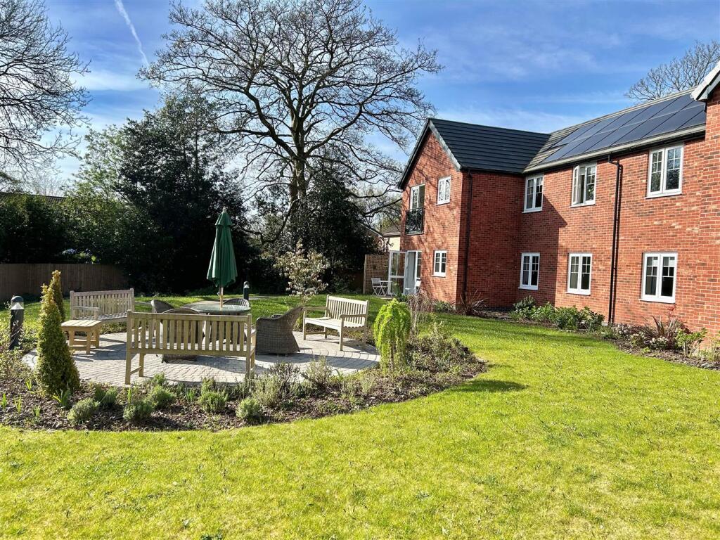 Symonds Grange Garden photo.jpg