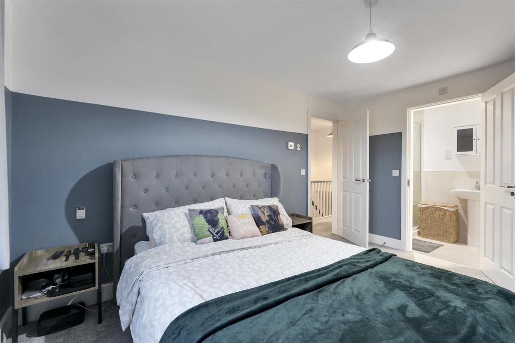 23 Moncrief Drive PH-22.jpg