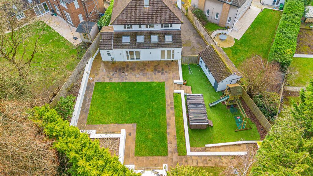 Bronwydd Close Drone-4.jpg