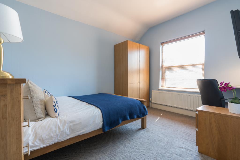 17 York Road - bedroom