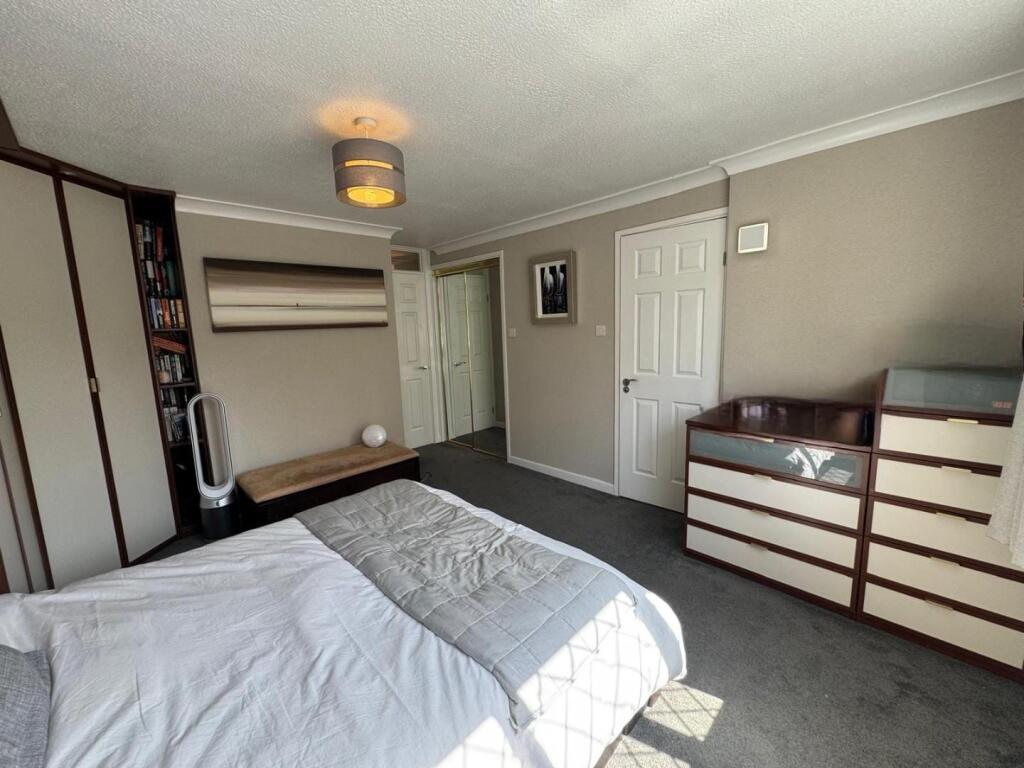 Woodlands - bedroom.jpg