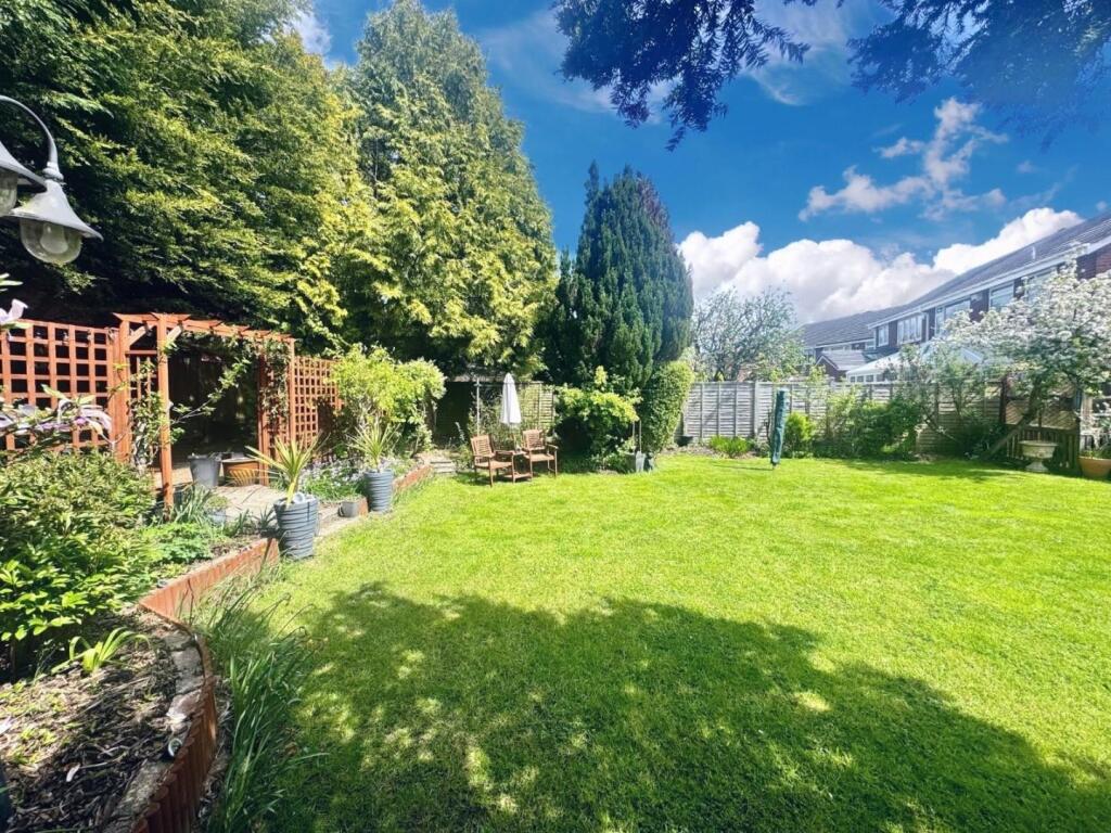 GARDEN 1.jpg