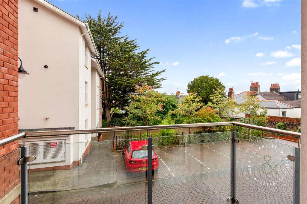 Clive-Hall-Court-13.jpg