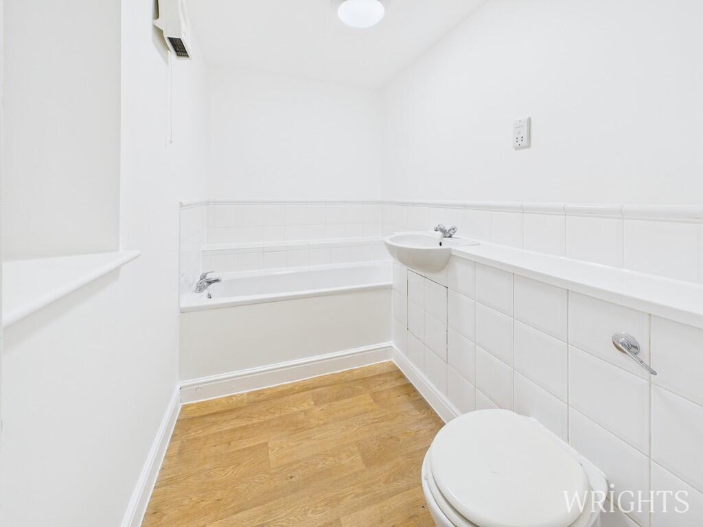 CAM05659G0-PR0020...