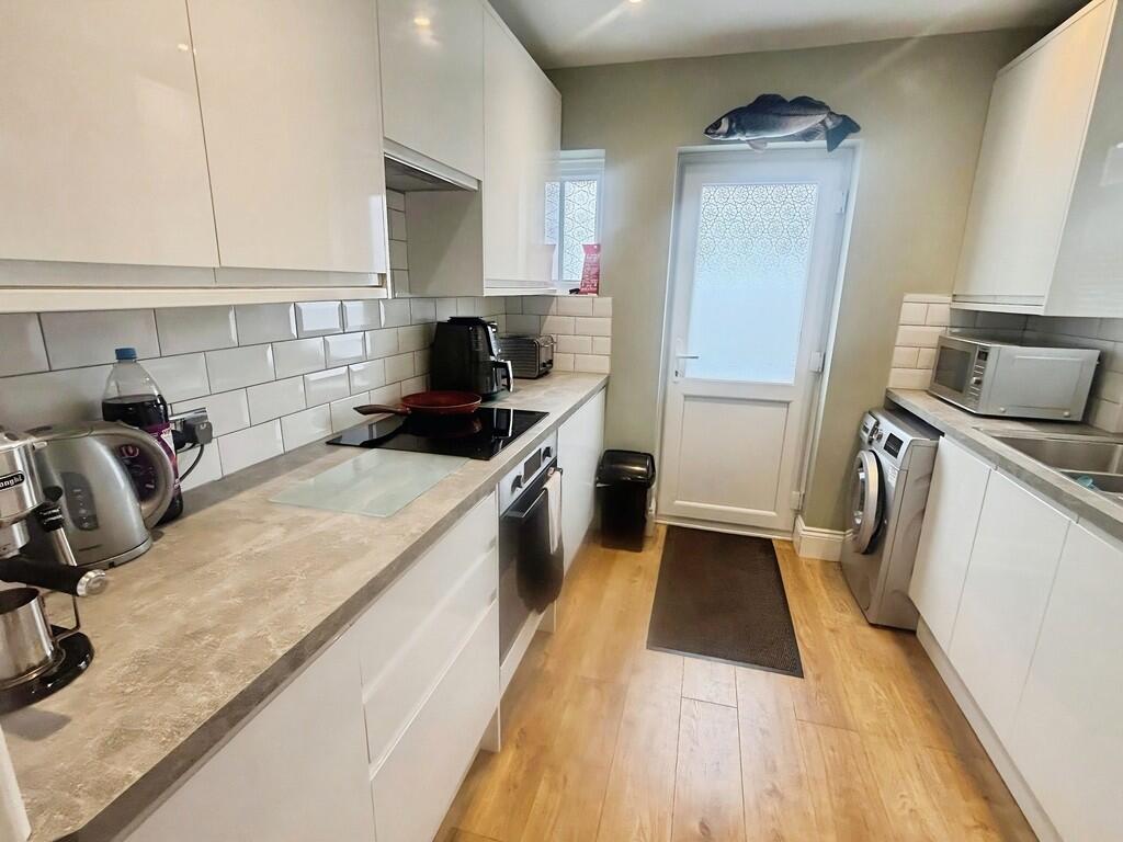 b91b4c86-Kitchen ...