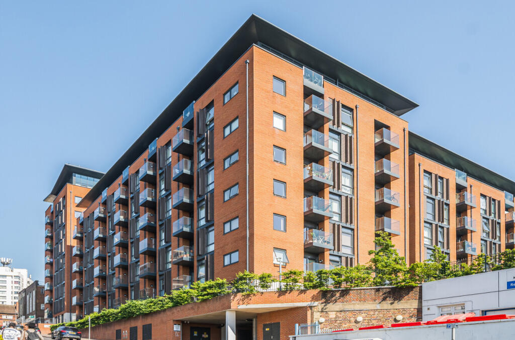 33-68235fe797862-...