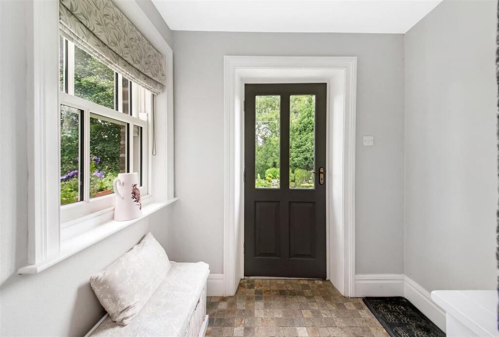 LOWER GROUND FLOOR HALLWAY