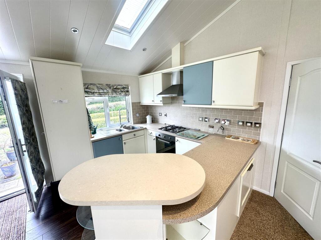 OPEN PLAN KITCHEN/LIVING/DINING ROOM