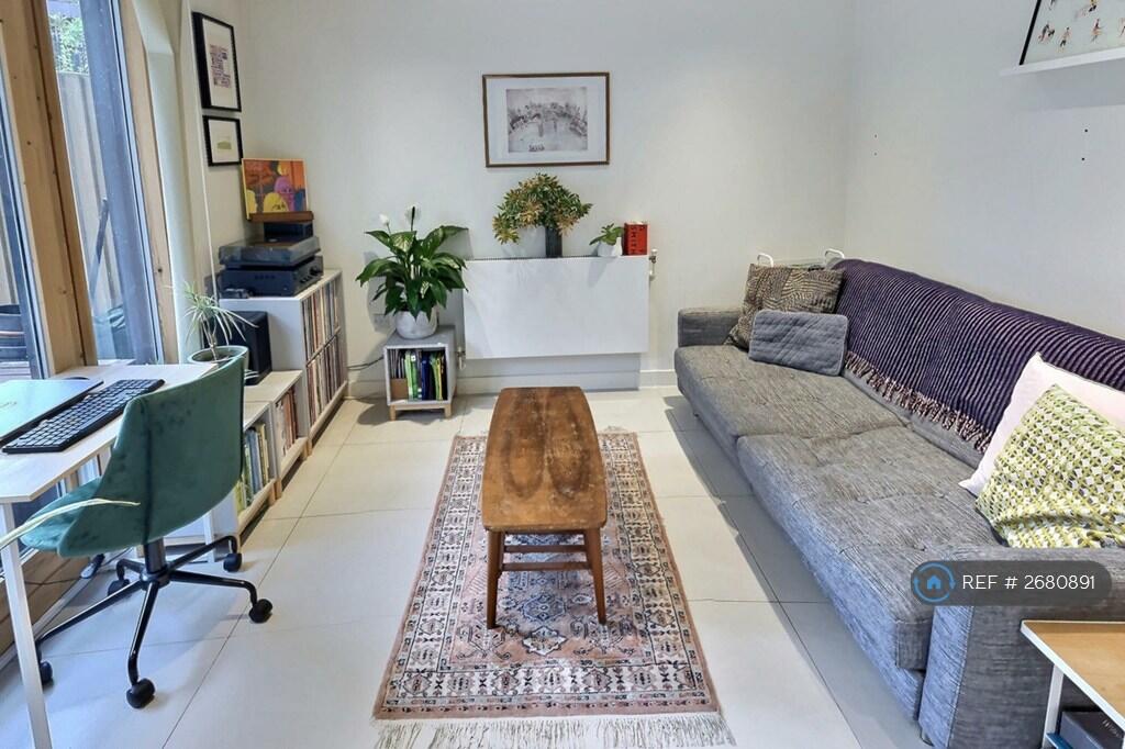 Lounge/Kitchen