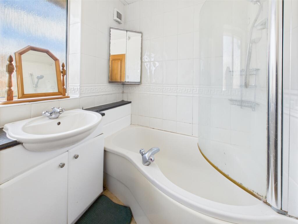 CAM02386G0-PR0129-STILL011