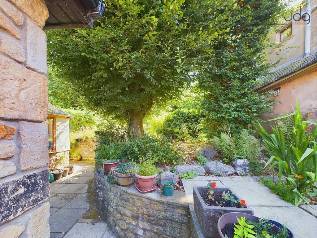 Side garden