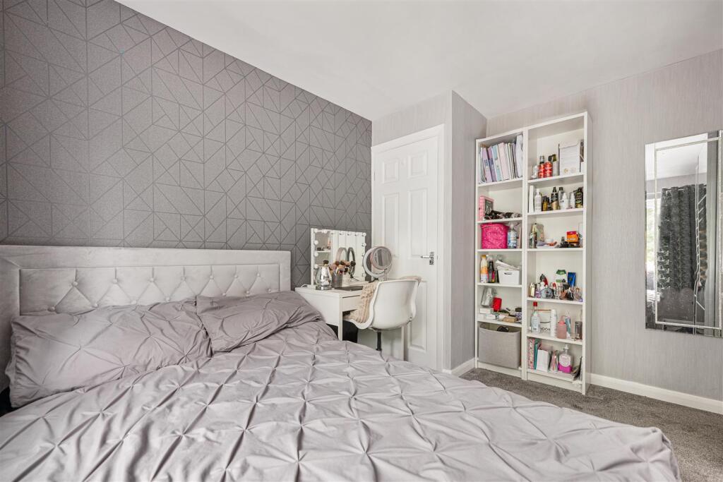 7 Woodview Close-20.jpg