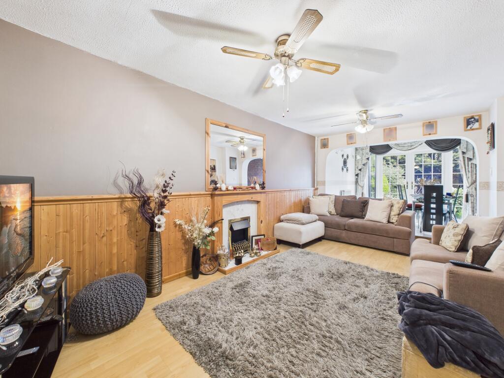 CAM05192G0-PR0167-STILL001