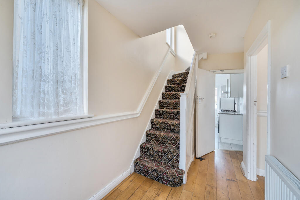 1372823-19-68fb6b...