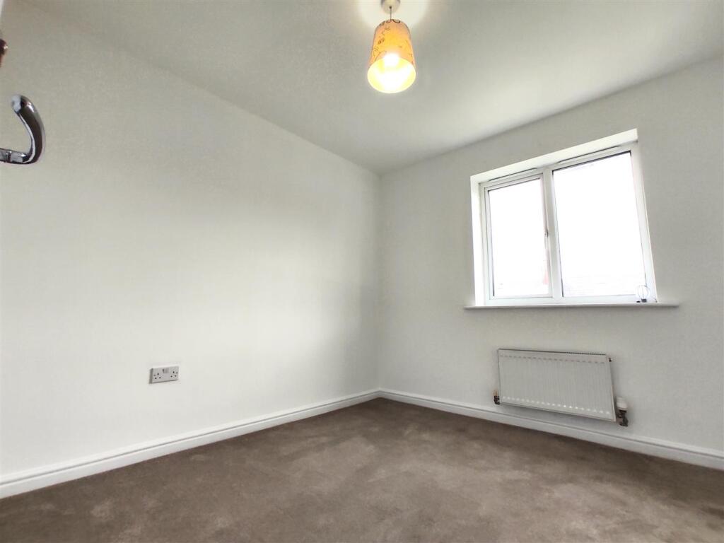 Bedroom 2.JPG