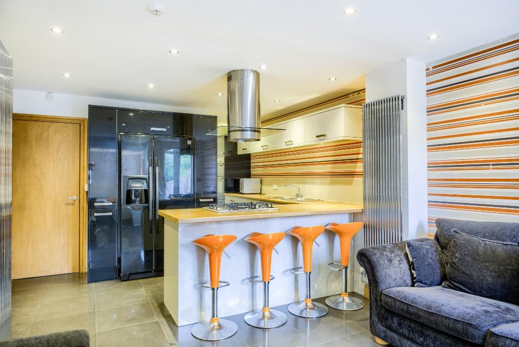 Kitchen/ Living Room