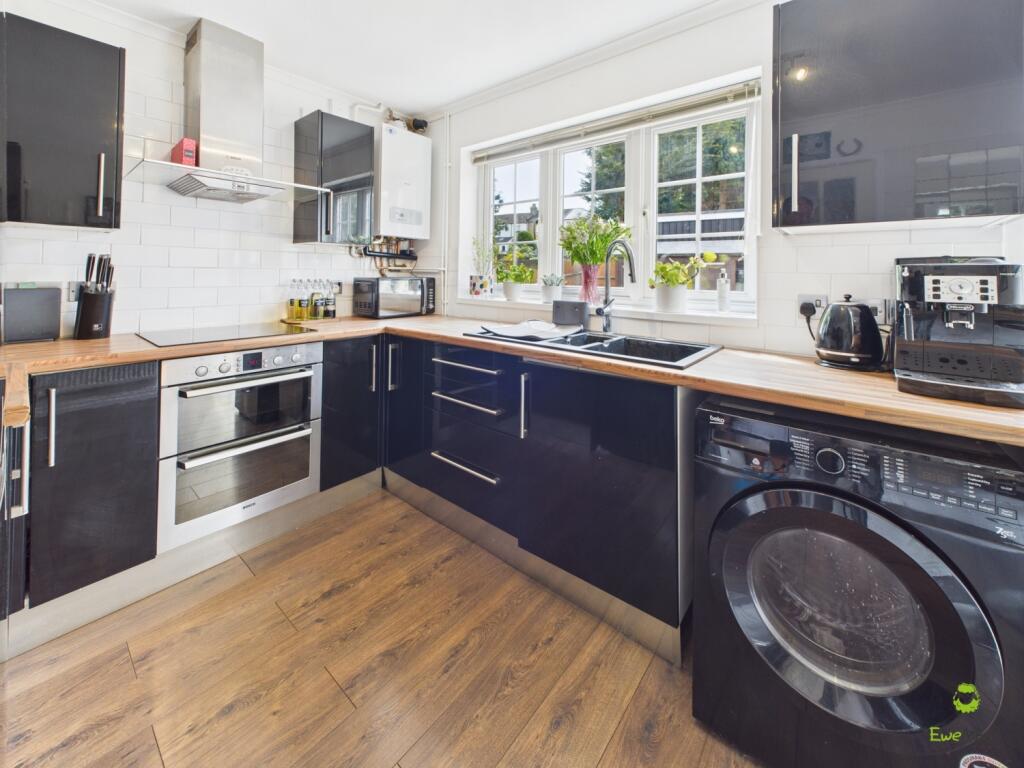 Presented by Clinton at EweMove Bexleyheath and Da