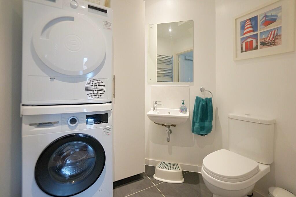 Utility cloakroom