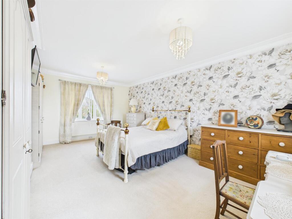 Bedroom:
