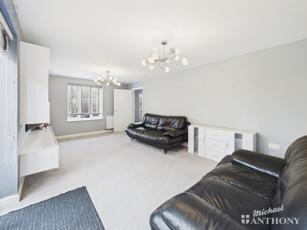 CAM03852G0-PR0472-STILL002