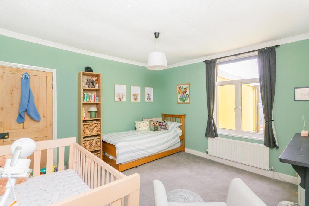 5GS5TN - Bedroom B.jpg